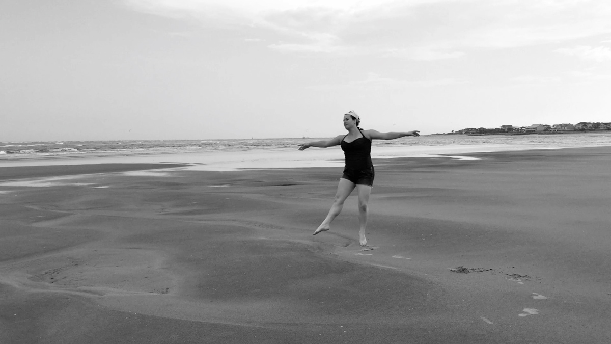 tina-dancing-on-the-beach-10